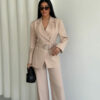 Beige pak
